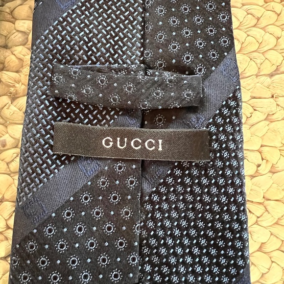 Gucci Other - GUCCI Classic Designer Logo Tie 100% Silk Made in Italy